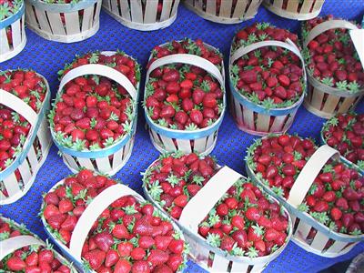 Strawberries from Apt market